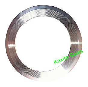 Ce face garniturile zimtate diferite de garniturile metalice tradiționale?